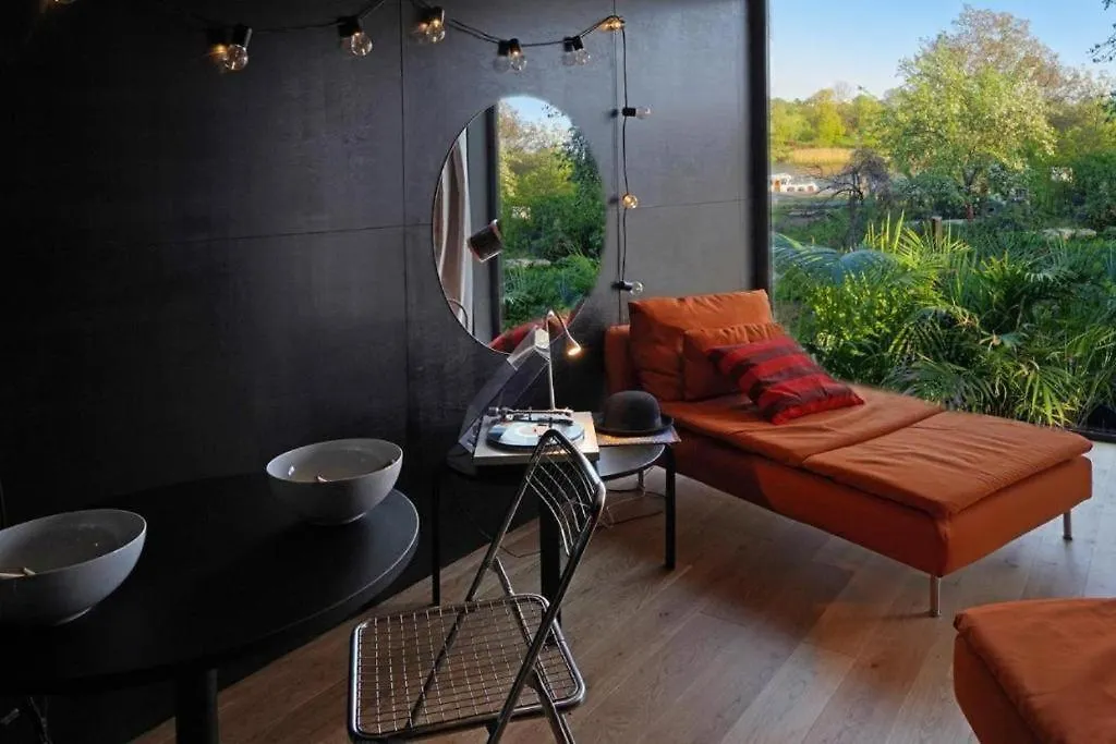 Riverfront Cabins In The Garden بوزنان 0*,